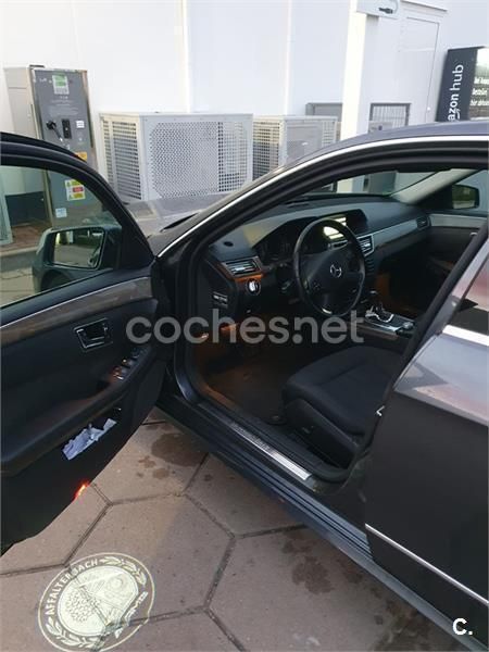 Negro Usado 2009 Mercedes E250 Elegance Berlina | 7500 € (Precio justo) - Imagen 1/4