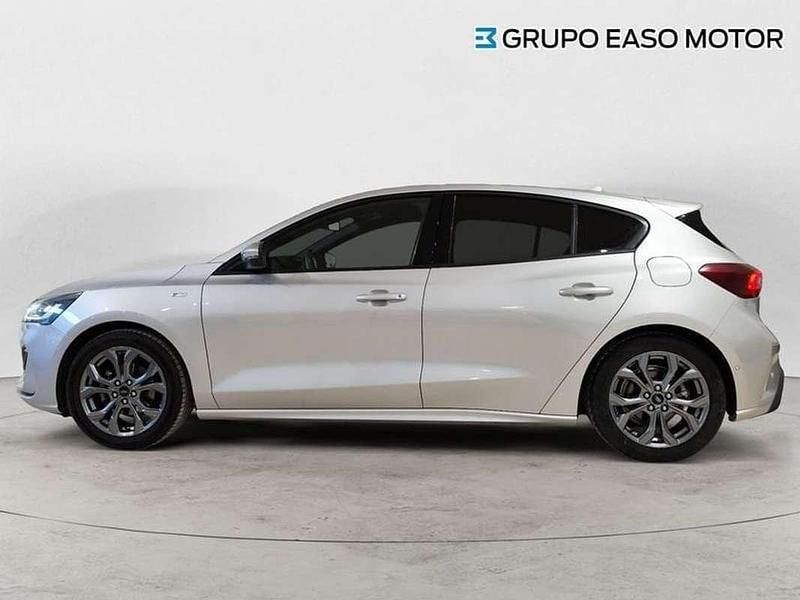 Usado Ford Focus ST-Line 125 CV (91 kW) 2023 Plateado Utilitario