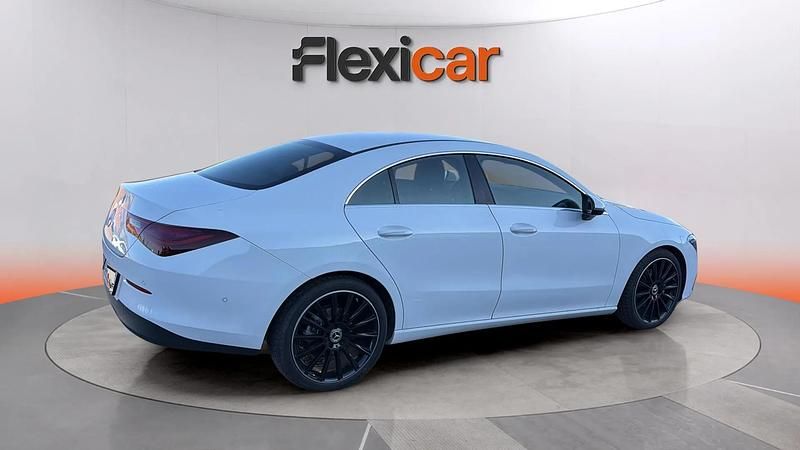 Usado Mercedes CLA180 136 CV (100 kW) 2024 Blanco Berlina