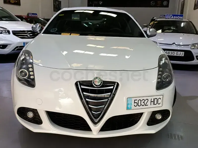 Usado Alfa Romeo Giulietta Progression 140 CV (102 kW) 2011 Blanco Utilitario
