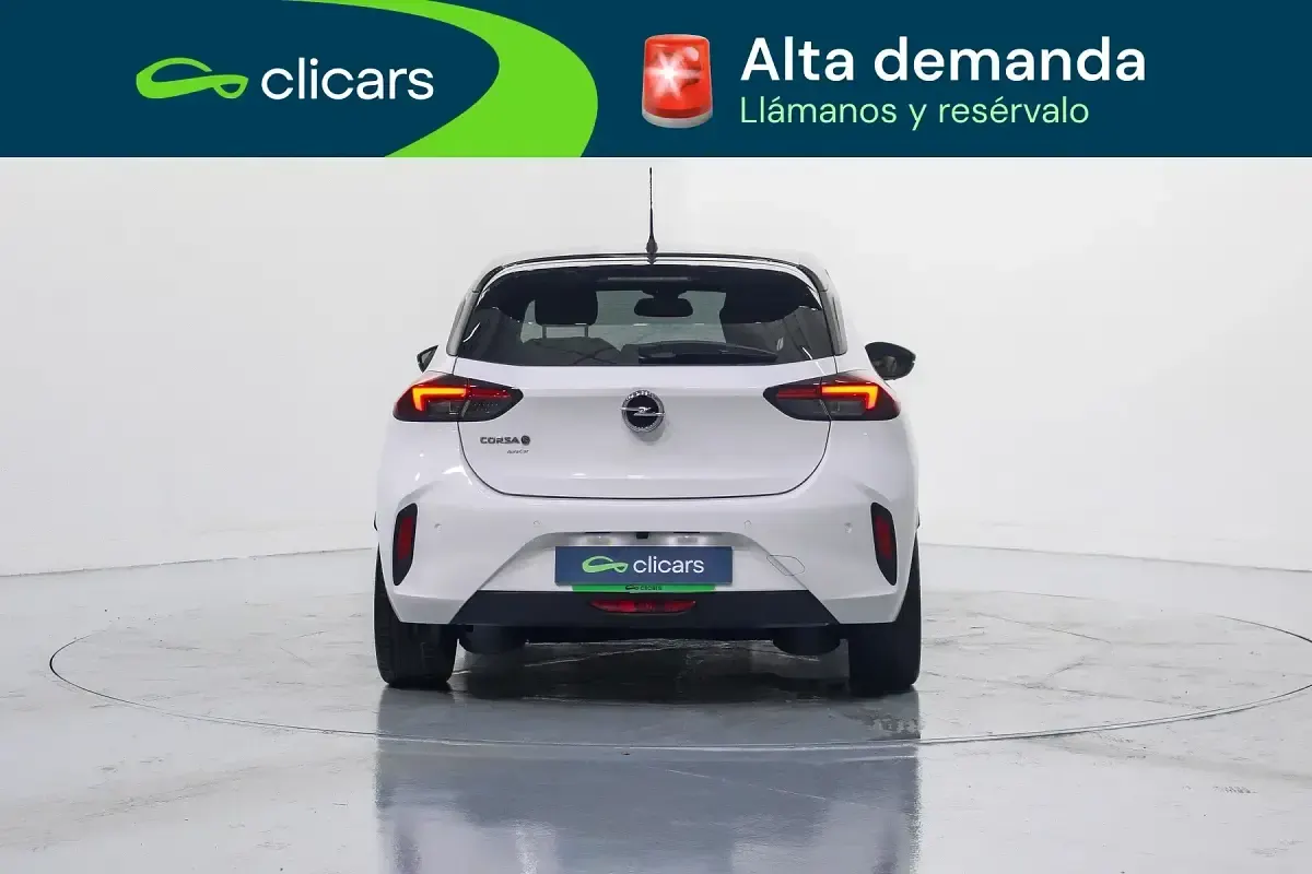 Begagnad Opel Corsa-e GS Line 100 kW (136 HK) 2021 Vit Halvkombi