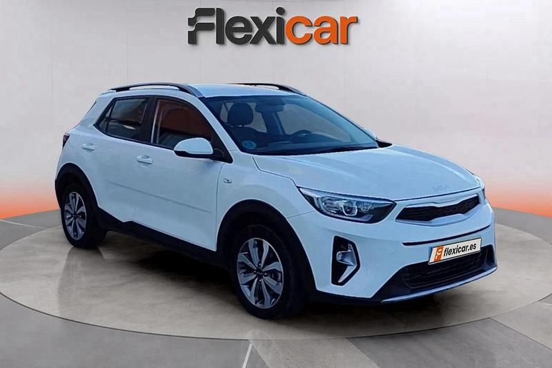 Blanco Usado 2023 Kia Stonic SUV | 13.390 € (Precio justo) - Imagen 1/4