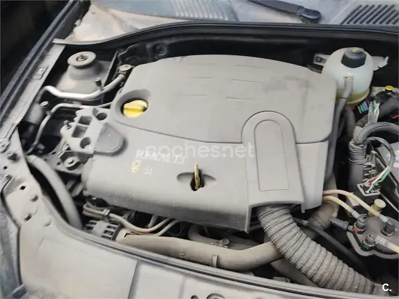 Usado Renault Clio II 80 CV (58 kW) 2004 Negro Berlina