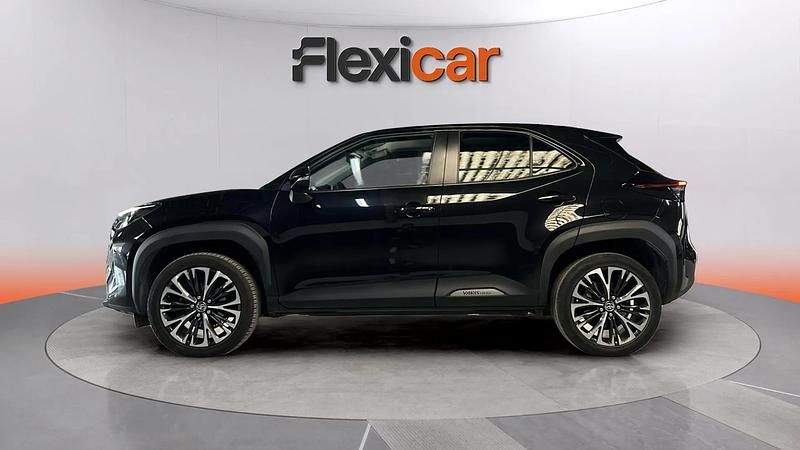 Usado Toyota Yaris Hybrid Plus 116 CV (85 kW) 2021 Negro