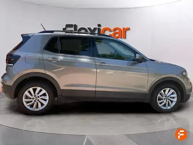 Usado VW T-Cross Advance 110 CV (80 kW) 2021 Gris SUV
