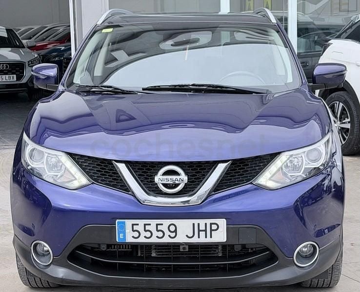 Usado Nissan Qashqai Tekna 130 CV (95 kW) 2015 Violeta / lila SUV