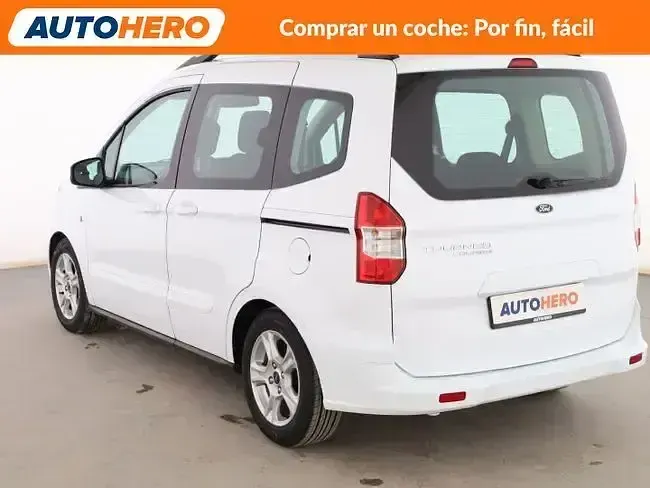 Usado Ford Tourneo Courier Trend 97 CV (71 kW) 2015 Blanco Monovolumen