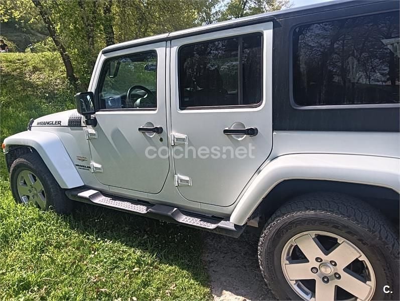 Usado Jeep Wrangler Unlimited Sahara 177 CV (130 kW) 2011 Blanco SUV