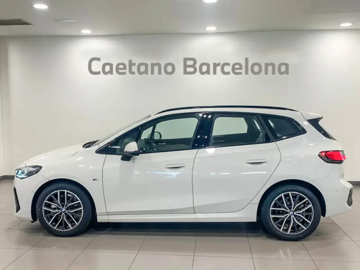 Usado BMW 218 Active Tourer Comfort Edition 150 CV (110 kW) 2026 Blanco Monovolumen