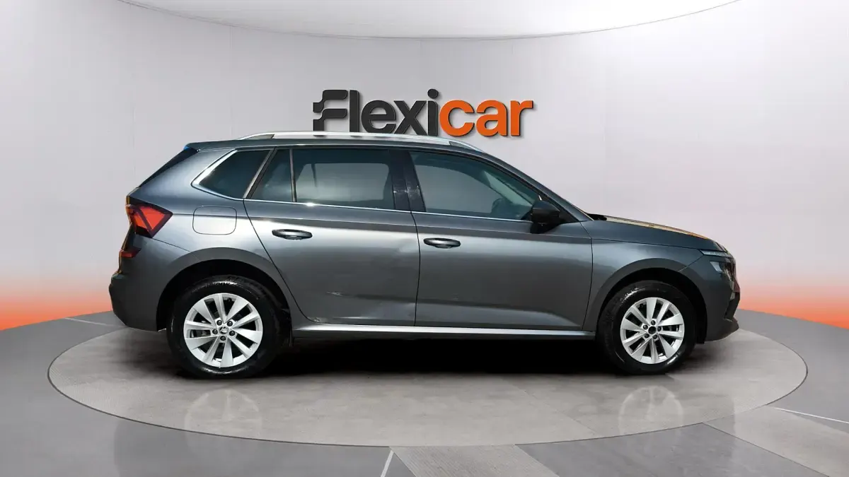 Usado Skoda Kamiq Selection 116 CV (85 kW) 2024 Gris SUV