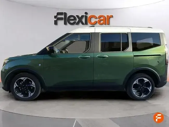 Usado Ford Tourneo Courier Active 125 CV (91 kW) 2025 Verde Monovolumen