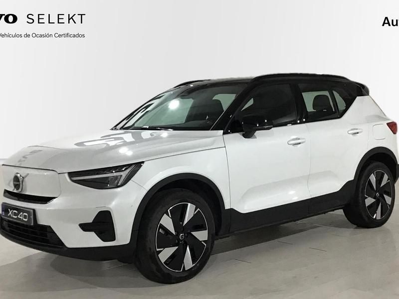 Cristal white Usado 2023 Volvo XC40 Core SUV | 35.900 € (Precio justo) - Imagen 1/4