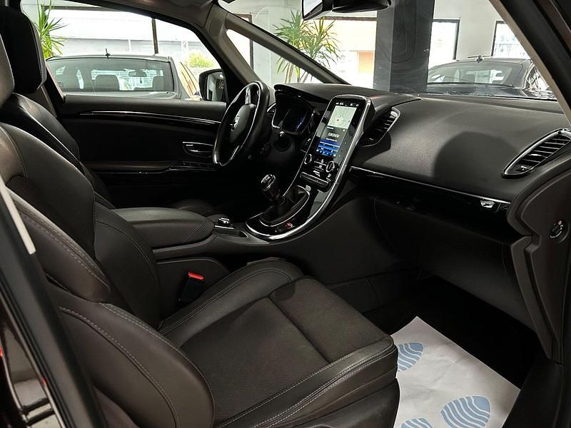 Usado Renault Espace Zen 130 CV (95 kW) 2016 Marron Monovolumen