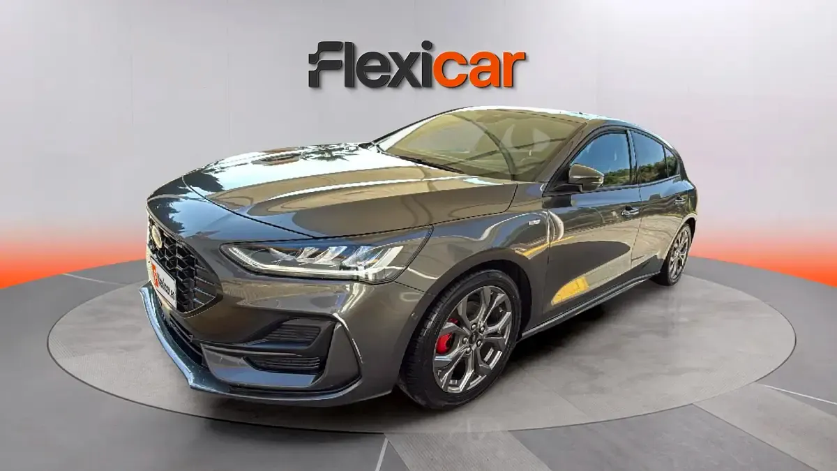 Usado Ford Focus ST-Line 125 CV (91 kW) 2022 Gris Berlina