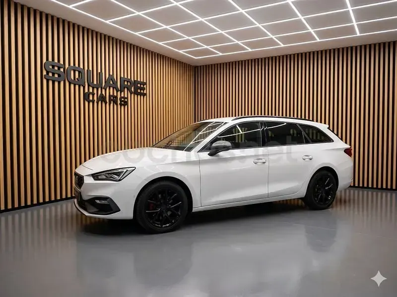 Usado Seat Leon Style 115 CV (84 kW) 2021 Blanco Familiar