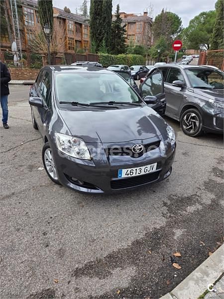 Gris / plata Usado 2008 Toyota Auris Luna Berlina | 8900 € (Precio justo) - Imagen 1/4