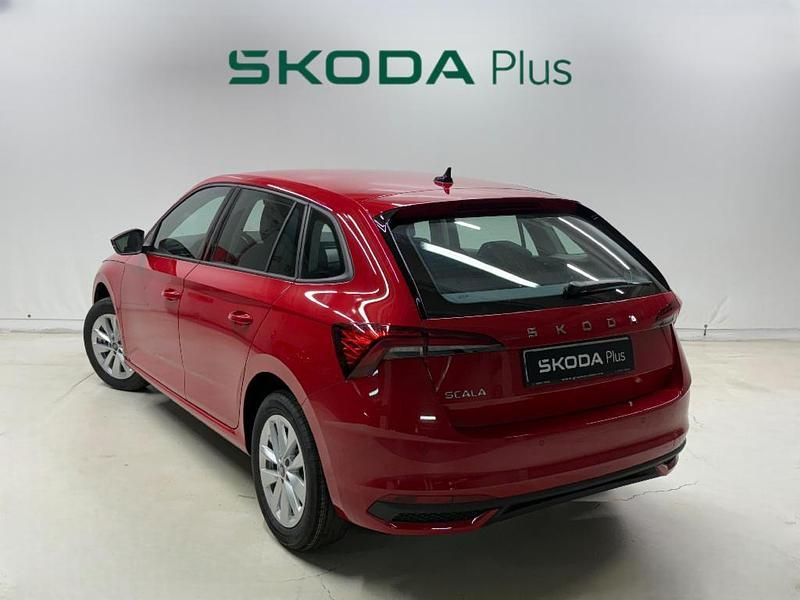 Nuevo Skoda Scala Essence 115 CV (84 kW) 2025 Rojo Utilitario
