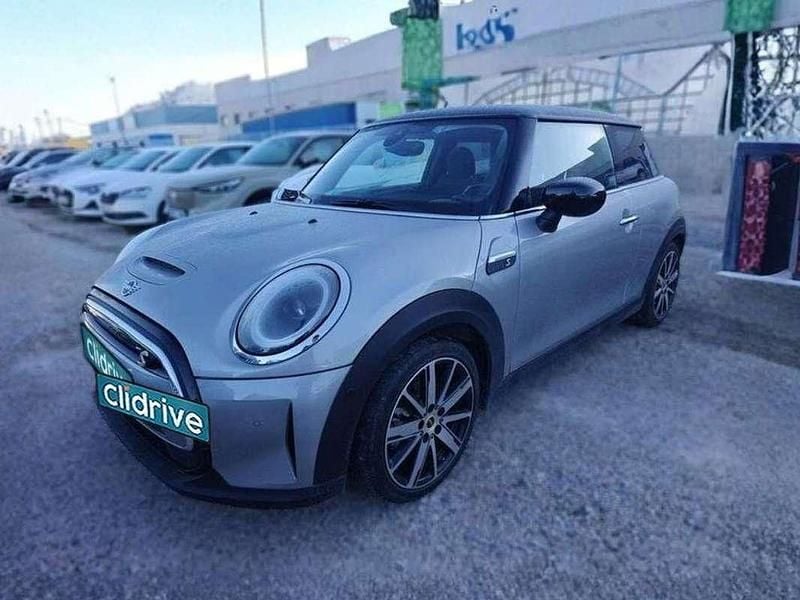 Usado Mini Cooper SE 135 kW (184 CV) 2023 Gris Utilitario