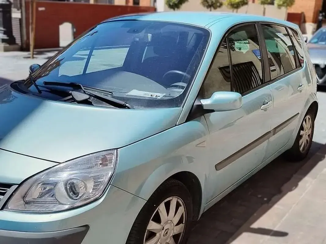 Usado Renault Scénic II Expression 111 CV (81 kW) 2008 Azul Monovolumen