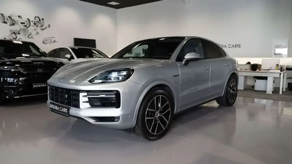 Usado Porsche Cayenne 470 CV (345 kW) 2024 Gris SUV