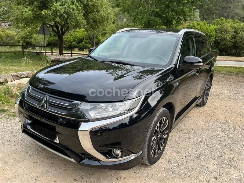 Negro Usado 2016 Mitsubishi Outlander P-HEV SUV | 13.750 € (Buen precio) - Imagen 1/4