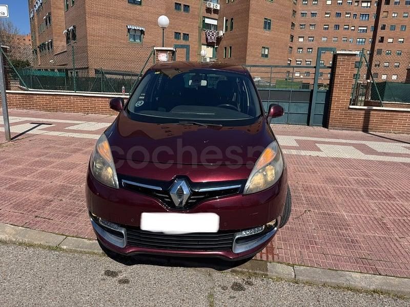 Usado Renault Grand Scénic III 110 CV (80 kW) 2014 Granate Monovolumen