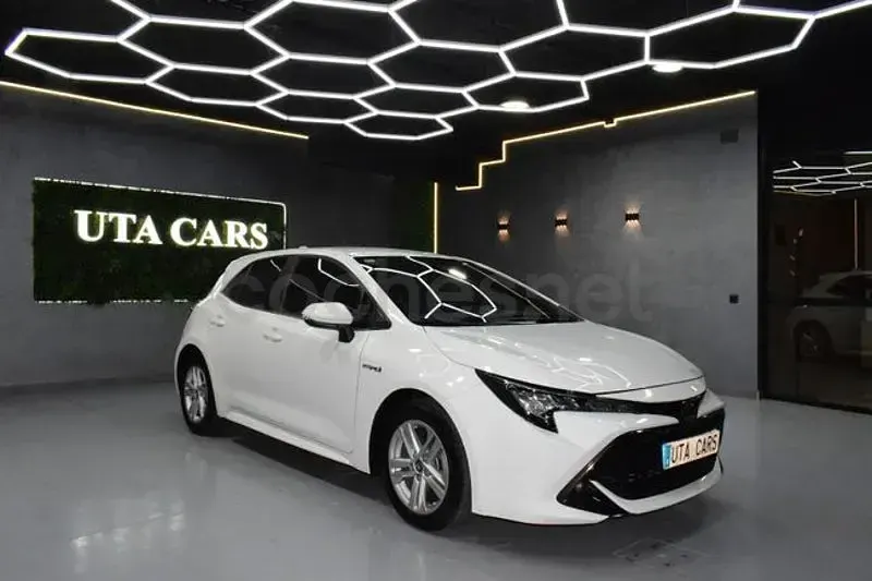 Usado Toyota Corolla Active 122 CV (89 kW) 2020 Blanco Berlina
