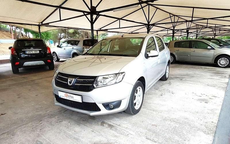 Gris Usado 2013 Dacia Logan Ambiance Berlina | 6000 € (Precio justo) - Imagen 1/4