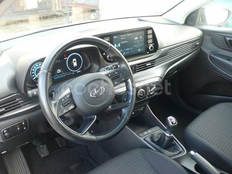 Usado Hyundai i20 101 CV (74 kW) 2021 Blanco Berlina