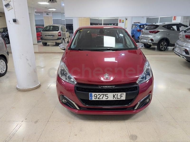 Usado Peugeot 208 Active 82 CV (60 kW) 2018 Granate Utilitario