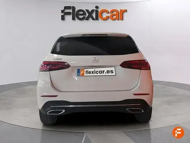 Usado Mercedes B180 136 CV (100 kW) 2021 Blanco Utilitario