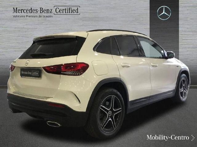 Usado Mercedes GLA250 AMG line 217 CV (159 kW) 2020 Blanco polar SUV