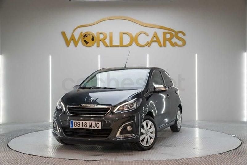 Usado Peugeot 108 Active 72 CV (52 kW) 2021 Gris / plata Berlina