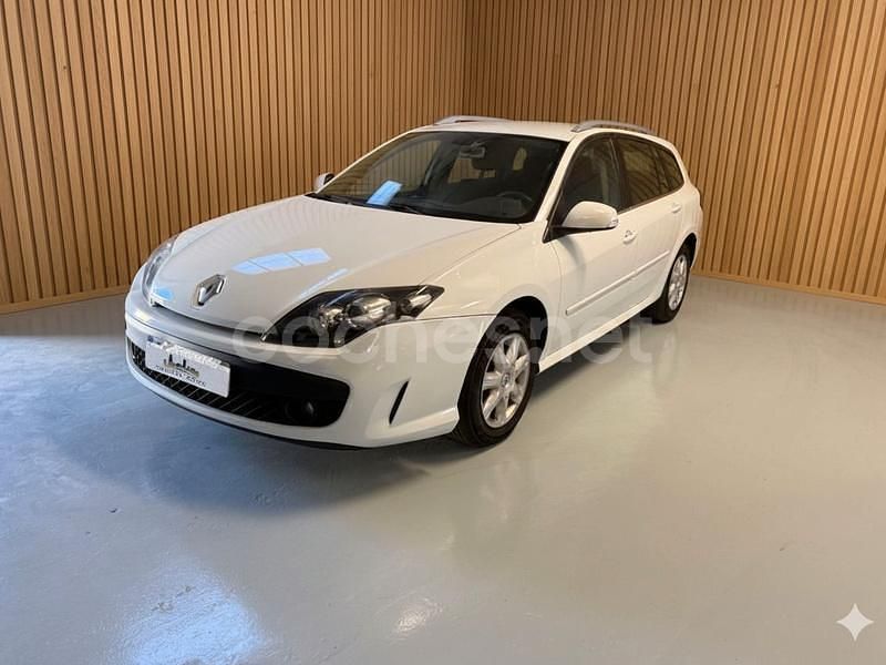 Blanco Usado 2010 Renault Laguna III Dynamique Familiar | 6790 € (Precio justo) - Imagen 1/3
