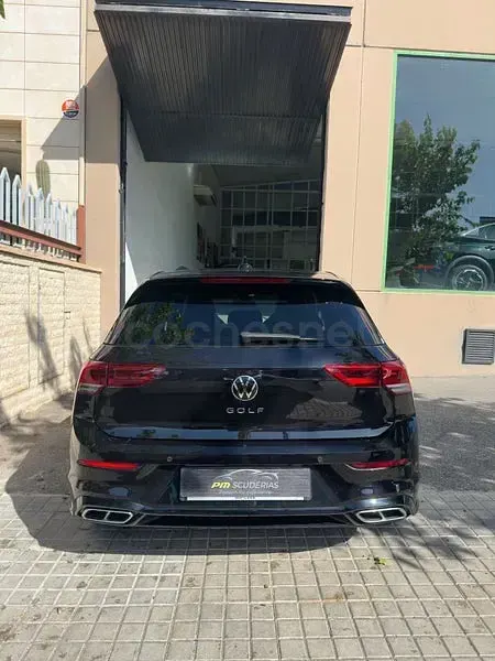 Usado VW Golf VIII R-line 150 CV (110 kW) 2022 Negro Berlina