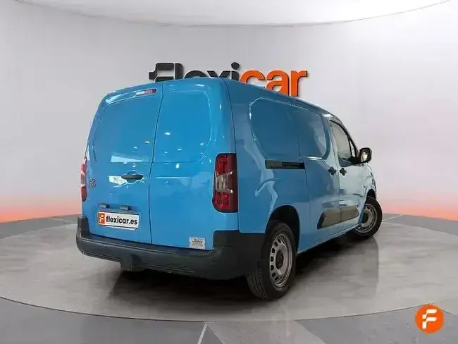 Usado Toyota Proace City City 102 CV (75 kW) 2025 Azul Monovolumen
