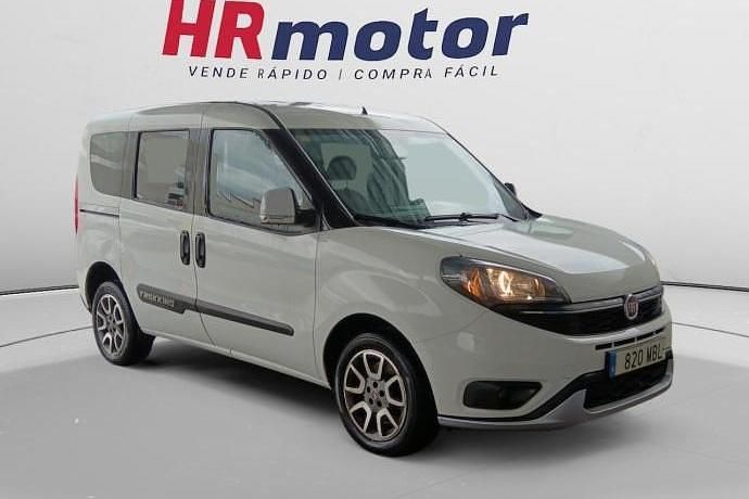 Usado Fiat Doblò Trekking 120 CV (88 kW) 2022 Monovolumen