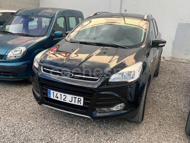 Usado Ford Kuga Titanium 150 CV (110 kW) 2016 Negro SUV