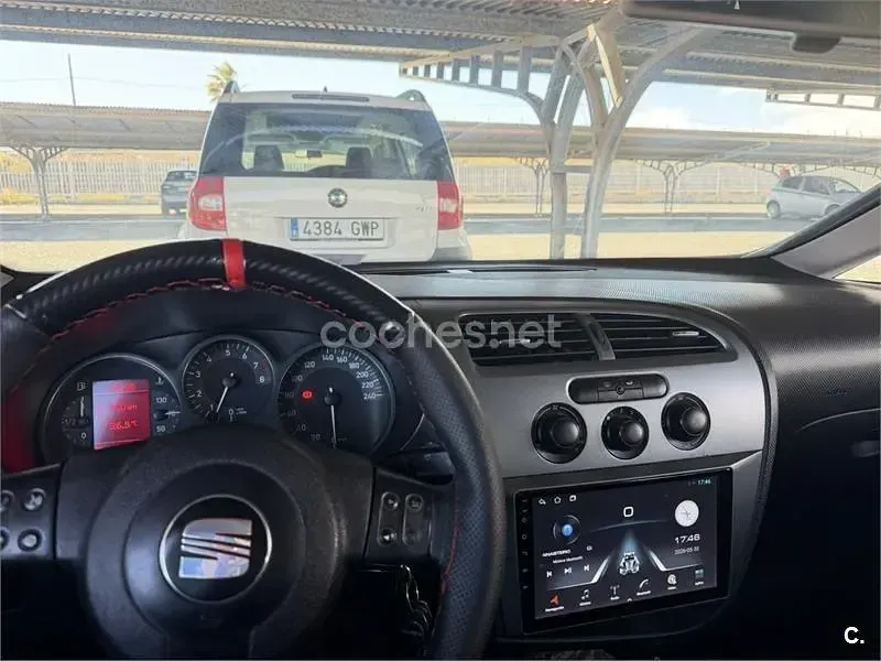 Usado Seat Leon Sport 102 CV (75 kW) 2006 Granate Utilitario