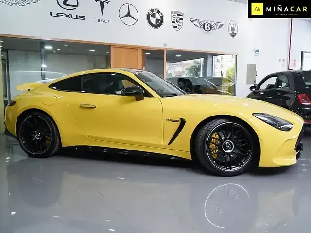 Usado Mercedes AMG GT 63 AMG 585 CV (430 kW) 2025 Amarillo Coupe