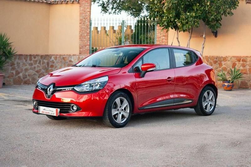 Usado Renault Clio IV Dynamique 90 CV (66 kW) 2015 Burdeos Utilitario