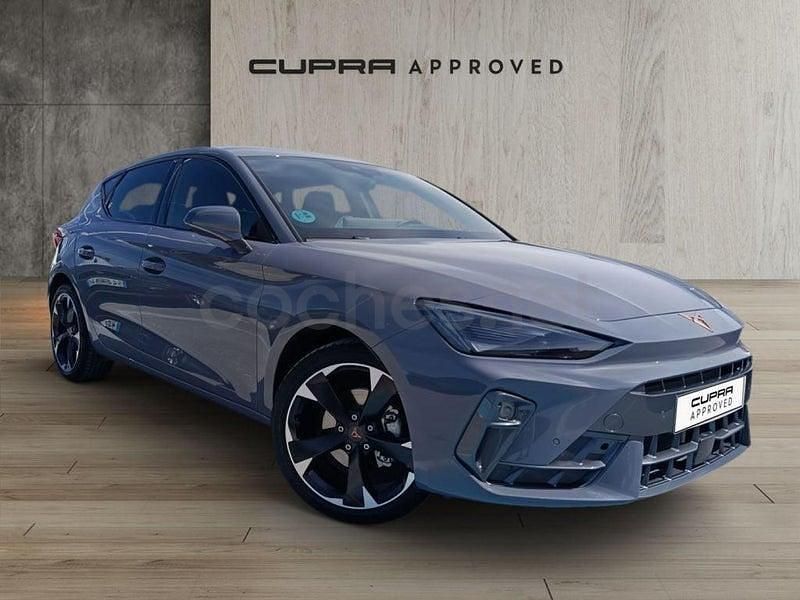 Usado Cupra Leon 150 CV (110 kW) 2024 Gris / plata Berlina