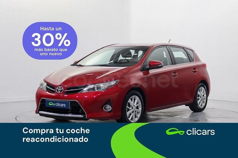 Usado Toyota Auris Active 126 CV (92 kW) 2012 Rojo Berlina