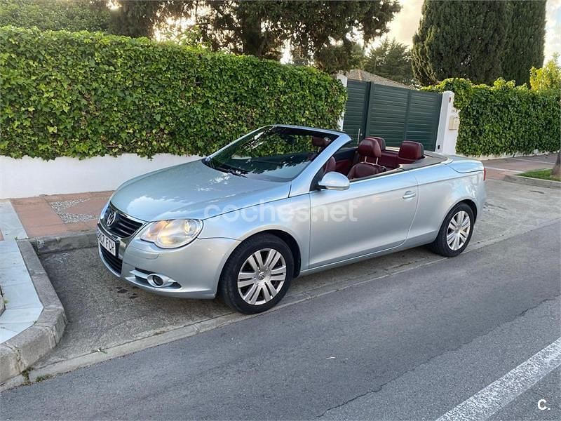 Usado VW Eos 150 CV (110 kW) 2006 Gris / plata Descapotable