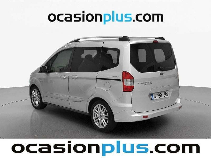 Usado Ford Tourneo Courier Titanium 102 CV (75 kW) 2016 Gris plata Monovolumen