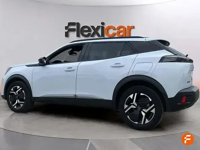 Usado Peugeot 2008 Allure 100 CV (73 kW) 2024 Blanco SUV