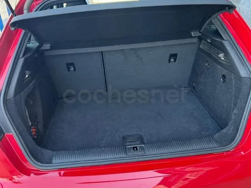 Usado Audi A3 110 CV (80 kW) 2016 Rojo Berlina