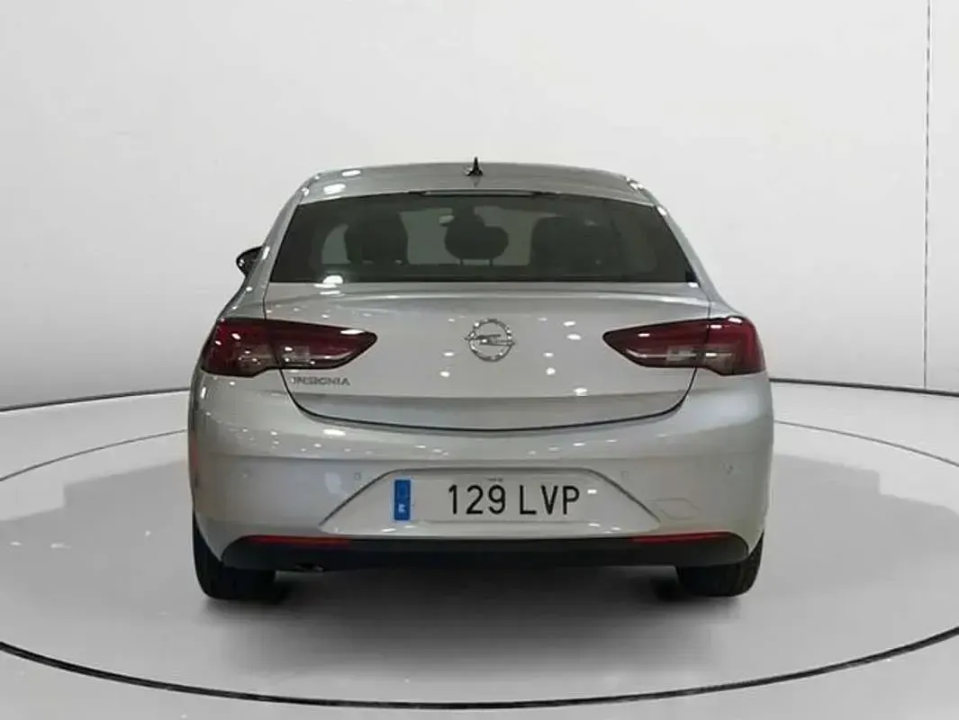 Usado Opel Insignia Business Edition 122 CV (89 kW) 2021 Gris Familiar