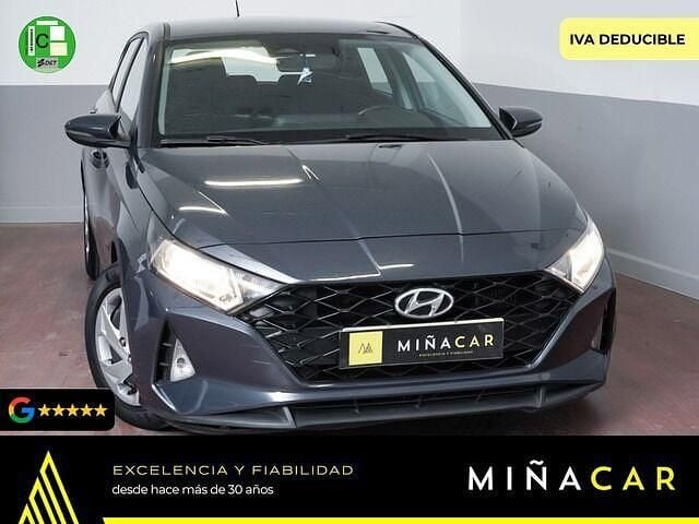 Usado Hyundai i20 100 CV (73 kW) 2023 Gris oscuro Berlina