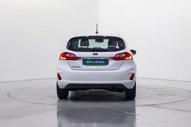 Usado Ford Fiesta Trend 86 CV (63 kW) 2019 Blanco Utilitario